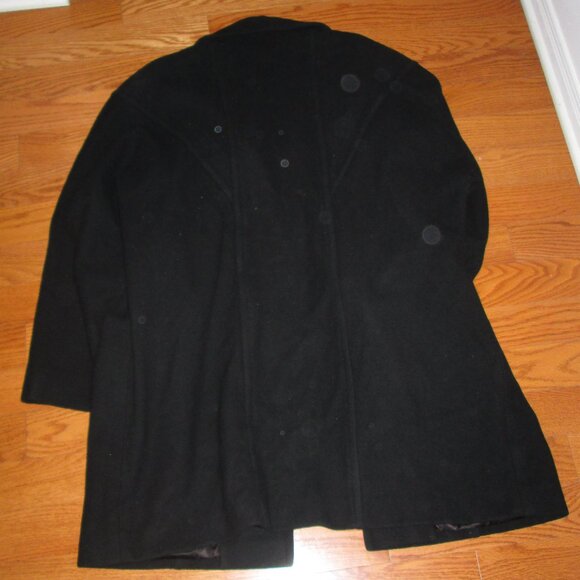 Women's Black 100% Wool Coat Size 16 - In good condition, missing front buttons - Picture 9 of 10